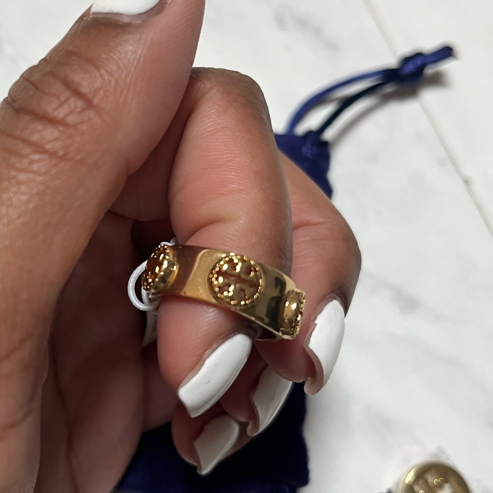 Tory Burch rings size 6 brand new never worn!